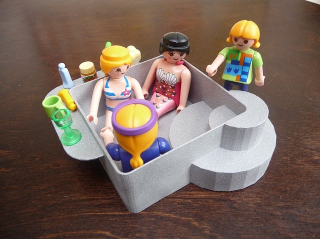 Alumide 3D printed jacuzzi for Playmobil - Shapeways Blog